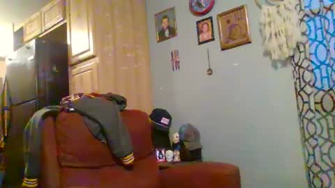 Snapshot of jearnold44 chatting on 02/11/25, 10:50 jearnold44 online show from 02/11/25, 10:50