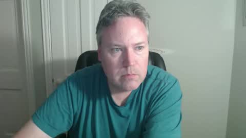 Snapshot of jeb5150 chatting on 12/04/25, 02:43 JE online show from 12/04/25, 02:43