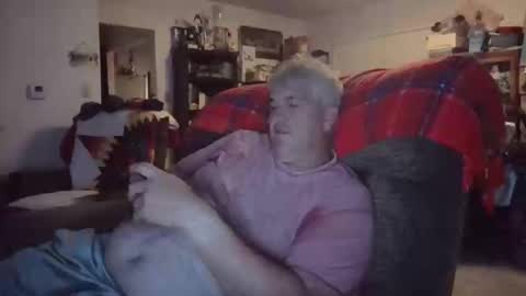 Snapshot of jecko71 chatting on 05/17/26, 02:09 dadbody71 online show from 05/17/26, 02:09