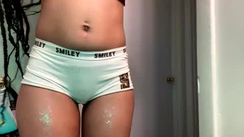 Snapshot of jeddahdolly chatting on 01/25/25, 08:10 jeddahdolly online show from 01/25/25, 08:10