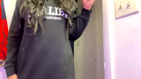 Snapshot of jeddahdolly chatting on 02/03/25, 10:54 jeddahdolly online show from 02/03/25, 10:54