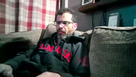 Snapshot of jediknight2 chatting on 03/25/26, 10:05 Matt online show from 03/25/26, 10:05