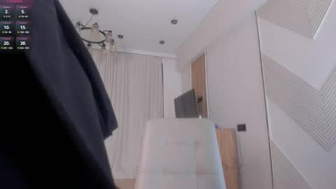 Snapshot of jee__son chatting on 04/06/26, 01:56 jee__son online show from 04/06/26, 01:56