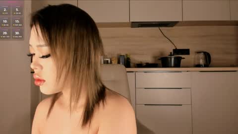 Snapshot of jee__son chatting on 04/14/26, 01:06 jee__son online show from 04/14/26, 01:06