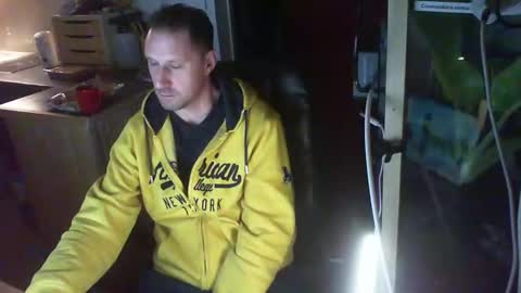 Snapshot of jef74700 chatting on 12/28/24, 03:26 Jrme online show from 12/28/24, 03:26