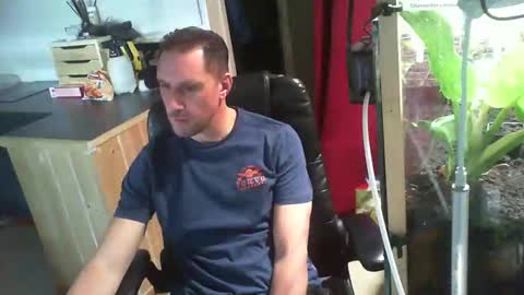 Snapshot of jef74700 chatting on 01/04/25, 01:53 Jrme online show from 01/04/25, 01:53