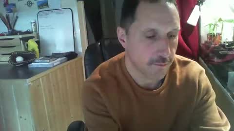 Snapshot of jef74700 chatting on 02/24/25, 06:49 Jrme online show from 02/24/25, 06:49