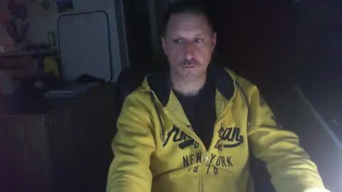 Snapshot of jef74700 chatting on 02/25/25, 04:46 Jrme online show from 02/25/25, 04:46