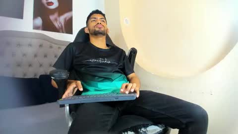 Snapshot of jeff_nick chatting on 11/03/25, 12:06 Jeff Nick online show from 11/03/25, 12:06