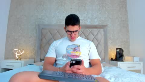 Snapshot of jeffdaltton chatting on 01/17/25, 01:03 Jeff online show from 01/17/25, 01:03