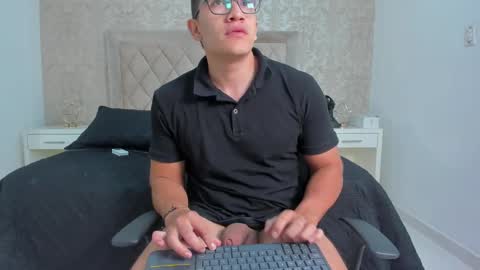 Snapshot of jeffdaltton chatting on 02/02/25, 03:49 Jeff online show from 02/02/25, 03:49