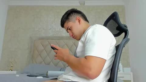 Snapshot of jeffdaltton chatting on 03/03/25, 05:39 Jeff online show from 03/03/25, 05:39