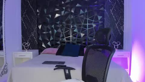 Snapshot of jeffdaltton chatting on 10/06/25, 08:06 Jeff online show from 10/06/25, 08:06