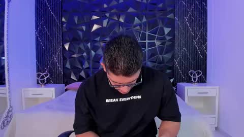 Snapshot of jeffdaltton chatting on 10/08/25, 08:17 Jeff online show from 10/08/25, 08:17