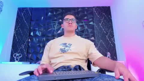 Snapshot of jeffdaltton chatting on 10/25/25, 08:14 Jeff online show from 10/25/25, 08:14