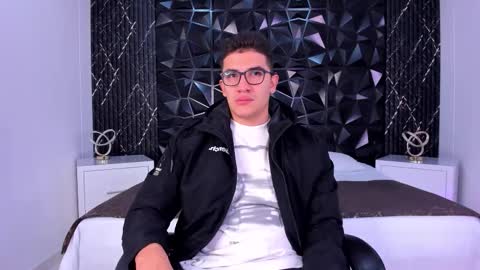 Snapshot of jeffdaltton chatting on 11/14/25, 08:51 Jeff online show from 11/14/25, 08:51