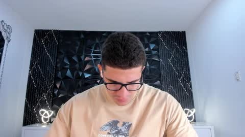 Snapshot of jeffdaltton chatting on 04/01/26, 01:01 Jeff online show from 04/01/26, 01:01