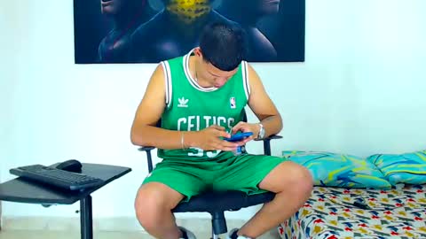 Snapshot of jeffer21_hot chatting on 01/16/25, 07:17 jeffer21_hot online show from 01/16/25, 07:17