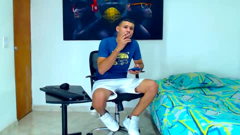 Snapshot of jeffer21_hot chatting on 01/23/25, 05:45 jeffer21_hot online show from 01/23/25, 05:45