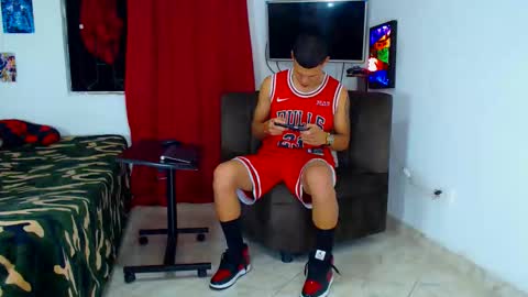 Snapshot of jeffer21_hot chatting on 03/15/26, 05:35 jeffer21_hot online show from 03/15/26, 05:35