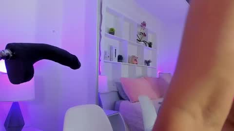 Snapshot of jehnmorris chatting on 04/13/26, 01:27 Jehn online show from 04/13/26, 01:27