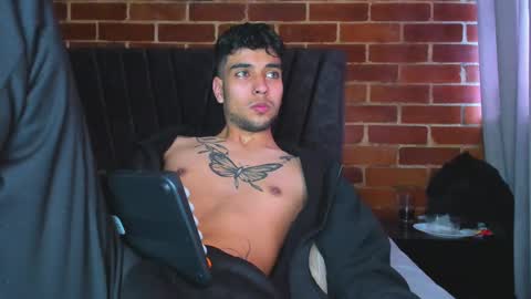 Snapshot of jei_cox chatting on 11/23/25, 01:22 jei online show from 11/23/25, 01:22