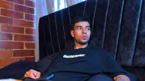 Snapshot of jei_cox chatting on 12/22/25, 12:57 jei online show from 12/22/25, 12:57