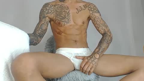 Snapshot of jeilertthh chatting on 02/15/25, 11:39 jeilertthh online show from 02/15/25, 11:39