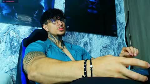 Snapshot of jeins_carter chatting on 04/14/26, 12:44 JC online show from 04/14/26, 12:44