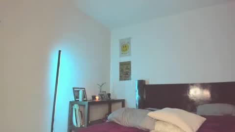 Snapshot of jeinsssgreys chatting on 03/09/25, 12:10 Greys online show from 03/09/25, 12:10