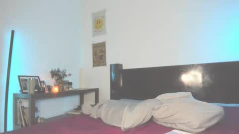 Snapshot of jeinsssgreys chatting on 11/25/25, 03:17 Greys online show from 11/25/25, 03:17