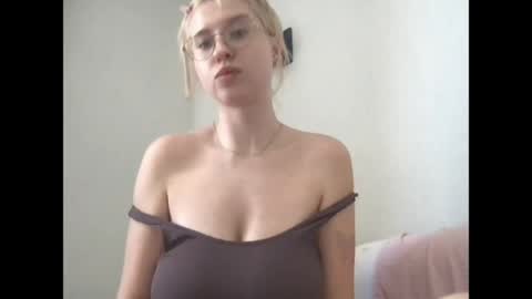 Snapshot of jelly_gum chatting on 06/02/26, 09:22 Inna online show from 06/02/26, 09:22