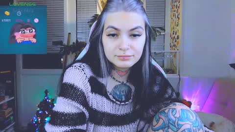 Snapshot of jelyaa chatting on 12/30/24, 03:02 Jelya online show from 12/30/24, 03:02