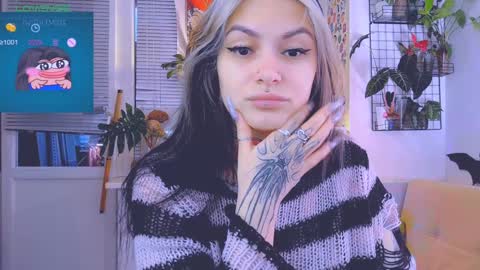 Snapshot of jelyaa chatting on 02/01/25, 11:43 Jelya online show from 02/01/25, 11:43