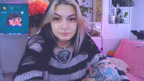 Snapshot of jelyaa chatting on 02/17/25, 12:48 Jelya online show from 02/17/25, 12:48