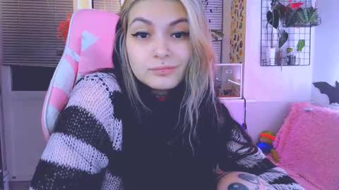 Snapshot of jelyaa chatting on 02/20/25, 04:46 Jelya online show from 02/20/25, 04:46