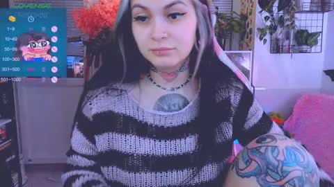 Snapshot of jelyaa chatting on 03/05/25, 02:34 Jelya online show from 03/05/25, 02:34