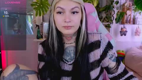 Snapshot of jelyaa chatting on 09/09/25, 11:10 Jelya online show from 09/09/25, 11:10