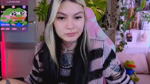 Snapshot of jelyaa chatting on 10/03/25, 10:01 Jelya online show from 10/03/25, 10:01