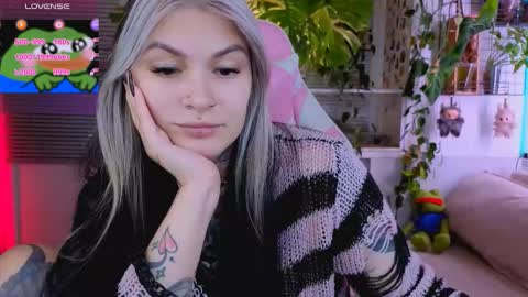 Snapshot of jelyaa chatting on 10/10/25, 04:28 Jelya online show from 10/10/25, 04:28