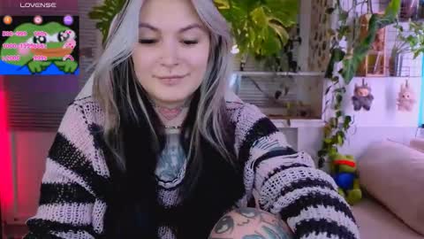 Snapshot of jelyaa chatting on 10/11/25, 01:20 Jelya online show from 10/11/25, 01:20