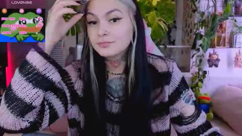 Snapshot of jelyaa chatting on 10/15/25, 02:50 Jelya online show from 10/15/25, 02:50