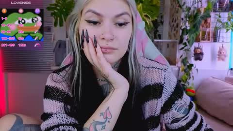 Snapshot of jelyaa chatting on 10/19/25, 12:50 Jelya online show from 10/19/25, 12:50