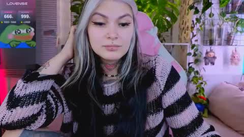 Snapshot of jelyaa chatting on 10/31/25, 12:50 Jelya online show from 10/31/25, 12:50