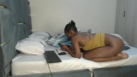 Snapshot of jemimaaam chatting on 11/17/25, 03:34 Jemmi online show from 11/17/25, 03:34