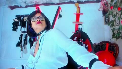 jena_derbo online show from 02/25/25, 10:26