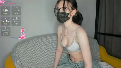 Snapshot of jenayorteg chatting on 04/30/26, 11:42 Molly online show from 04/30/26, 11:42