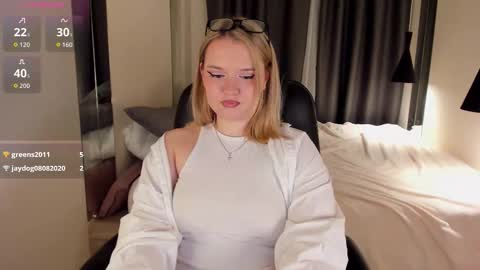 Snapshot of jeniceloveit_ chatting on 03/14/26, 06:35 Jenice online show from 03/14/26, 06:35