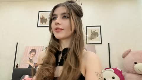 Snapshot of jenie_fire chatting on 04/21/26, 01:28 Dolly online show from 04/21/26, 01:28