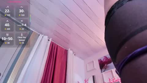 Snapshot of jenie_fire_ chatting on 09/30/25, 08:03 Angie online show from 09/30/25, 08:03